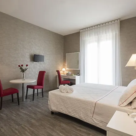 Nuovo Del Porto Hotel 3*