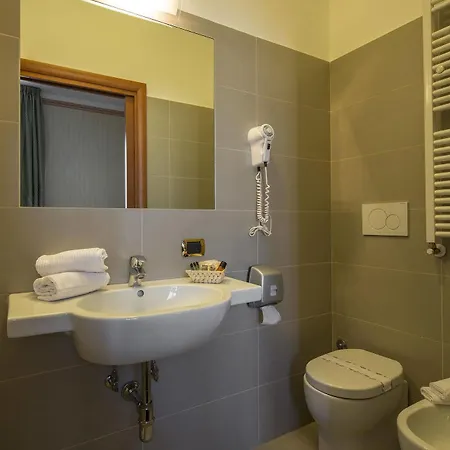 Hotel Nuovo Del Porto 3*